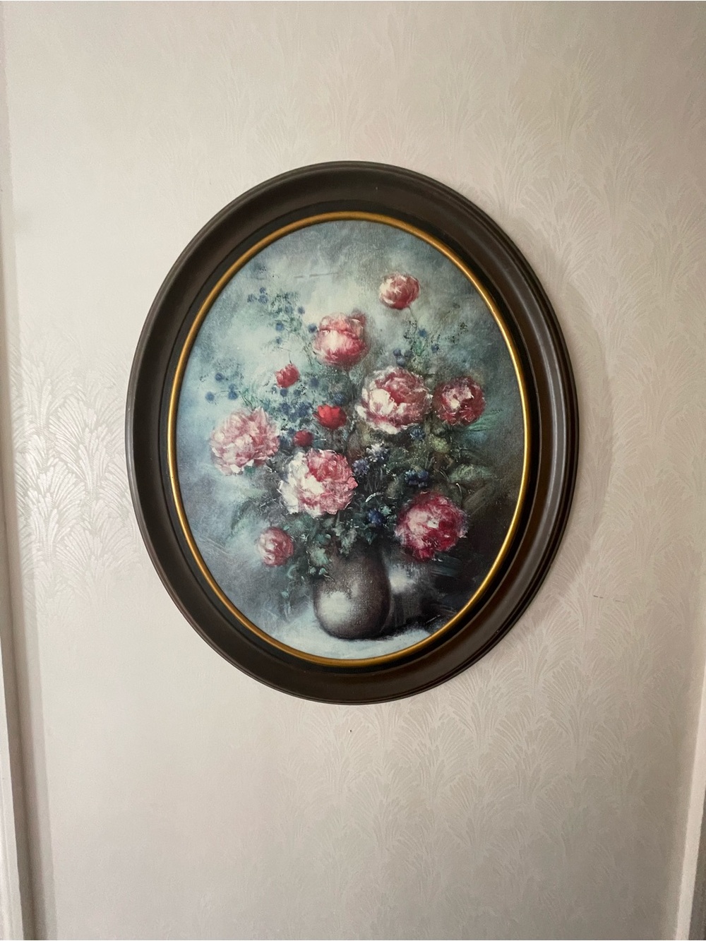 Vintage 1977 Belart Floral Still Life Textured Print Oval Framed Wall Art